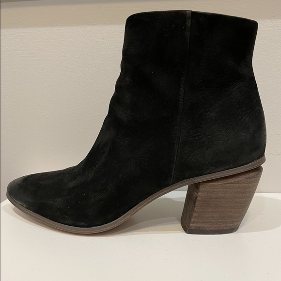 Vince Camuto Shoes - Women’s Black Booties